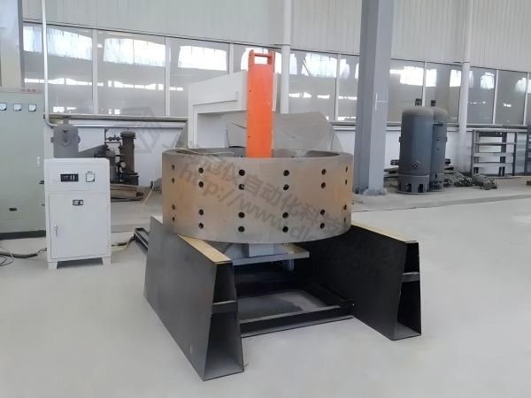 沈阳隆德使用我司大型转子支架齿轮通用型加热器使用现场