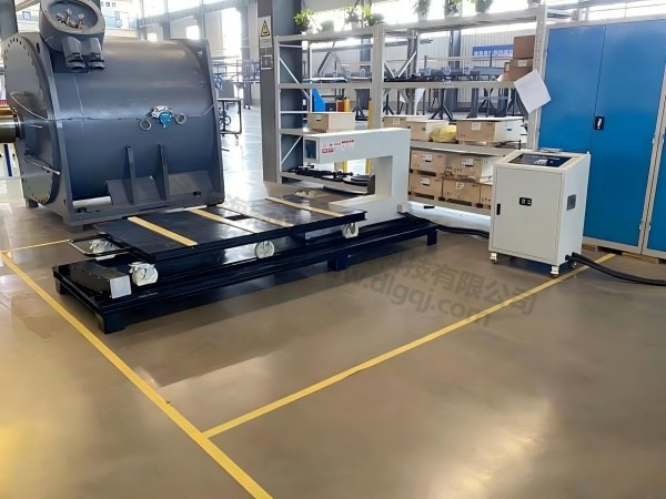 中煤科工集团研究院永磁电机研究所使用我司大型电机端盖加热器使用现场